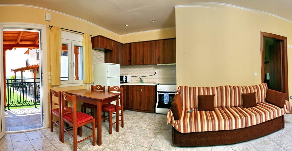 Yakinthos Garden Appartement Anaxos Buitenkant foto
